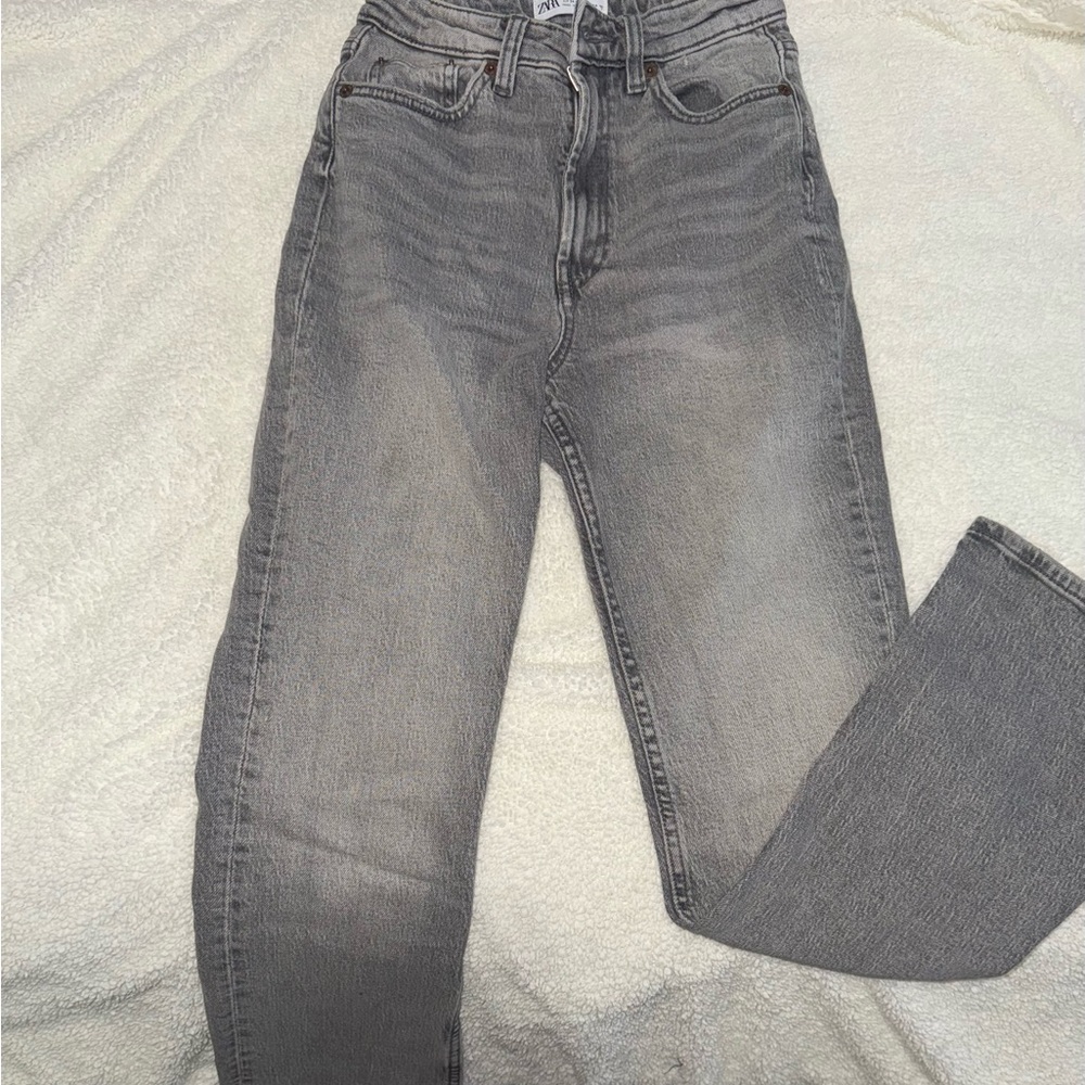 Zara Women’s Straight Gray Jeans